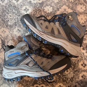 Perry Ellis Hiking Shoe
